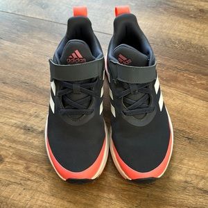 Adidas Girls Tennis Shoes size 3